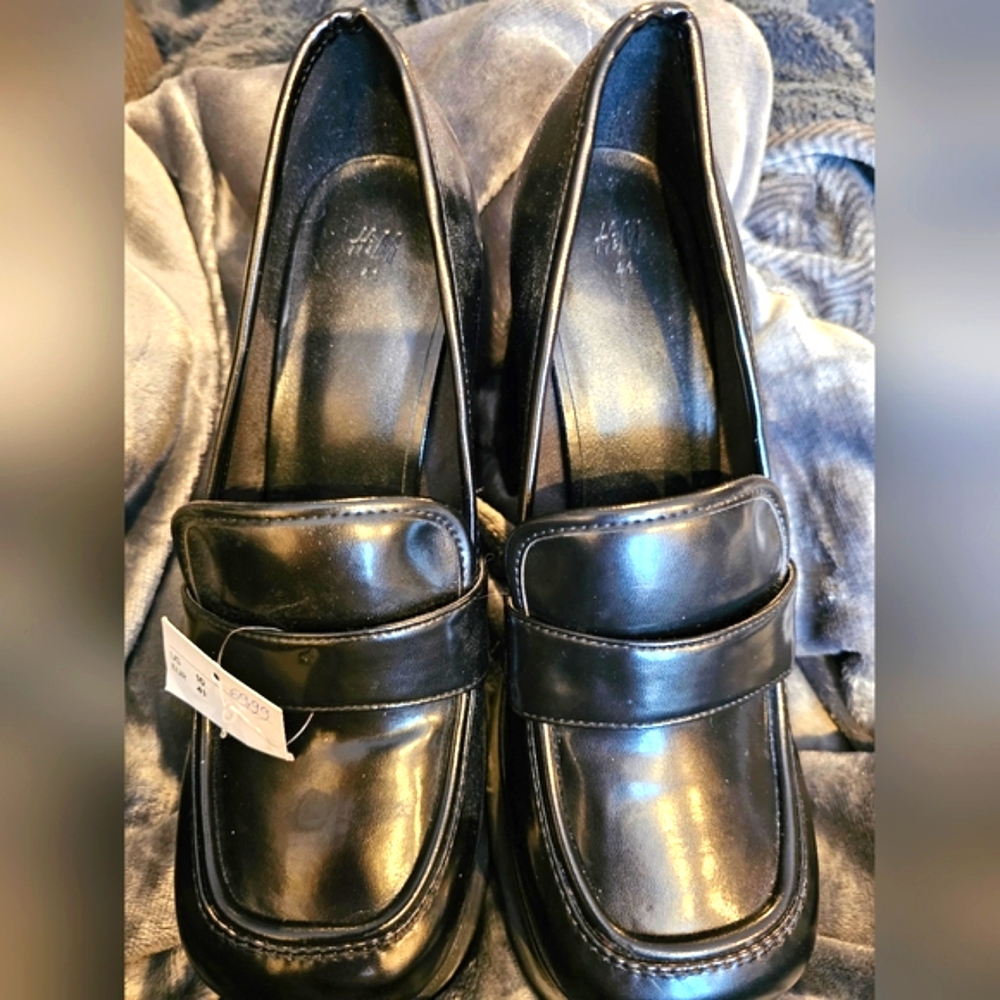 H&M Women's Black Loafers